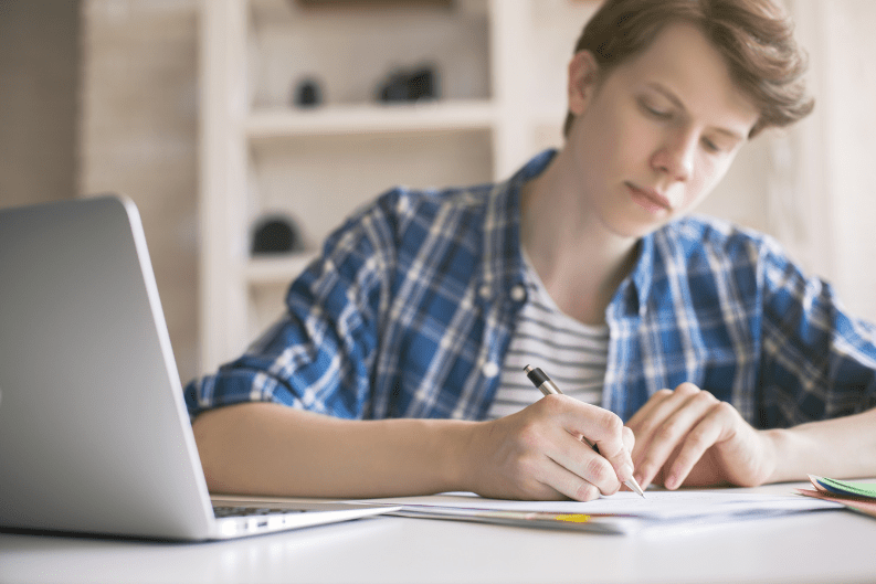 How to write a successful scholarship essay